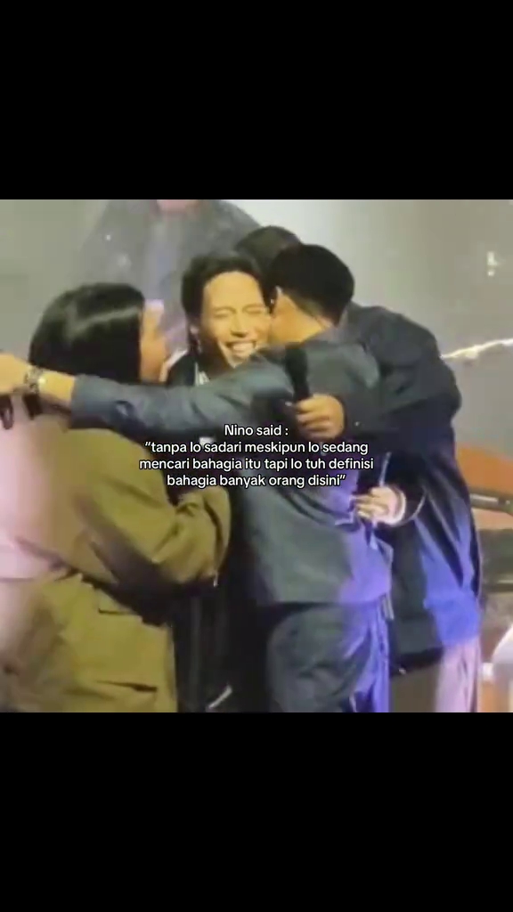 9 Potret Vidi Aldiano berwajah pucat manggung di konser Laleilmanino, semangatnya bikin hati tersentuh