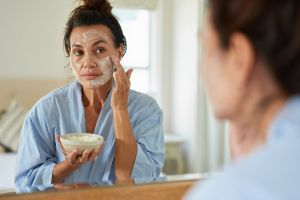 Air beras disebut bisa lawan penuaan dini, cuma modal dapur bisa glowing maksimal