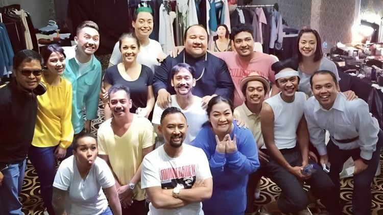 Masih ingat dengan Extravaganza? Intip 9 potret pemainnya bareng keluarga, kompak dan hangat