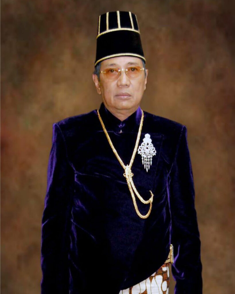 Mengenang sosok Paku Buwono XIII, raja Keraton Surakarta yang menjaga tradisi di era modern