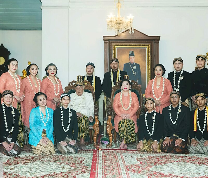 Mengenang sosok Paku Buwono XIII, raja Keraton Surakarta yang menjaga tradisi di era modern