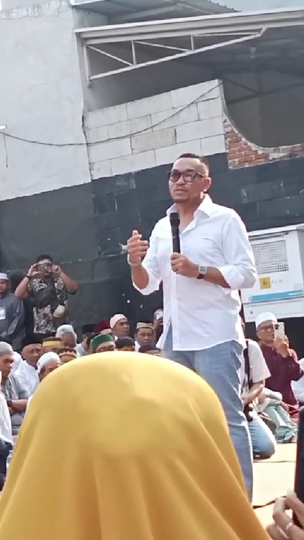 7 Potret Ahmad Sahroni muncul perdana di depan publik, ungkit soal rumah dijarah, tegaskan tak korupsi