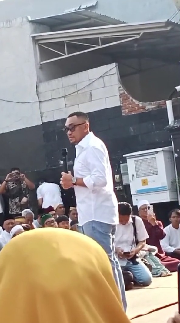 7 Potret Ahmad Sahroni muncul perdana di depan publik, ungkit soal rumah dijarah, tegaskan tak korupsi