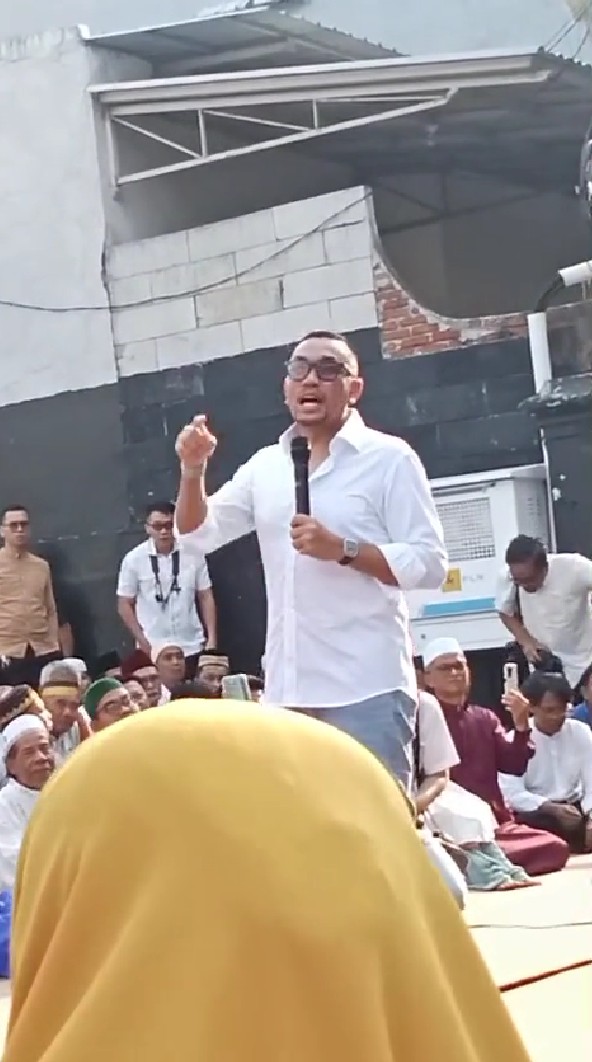 7 Potret Ahmad Sahroni muncul perdana di depan publik, ungkit soal rumah dijarah, tegaskan tak korupsi