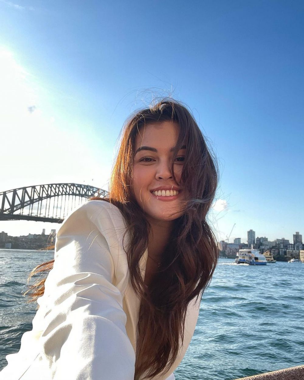 Gadis kecil berambut curly foto bareng Joshua ini gedenya jadi pesinetron top, besarnya mirip Raisa