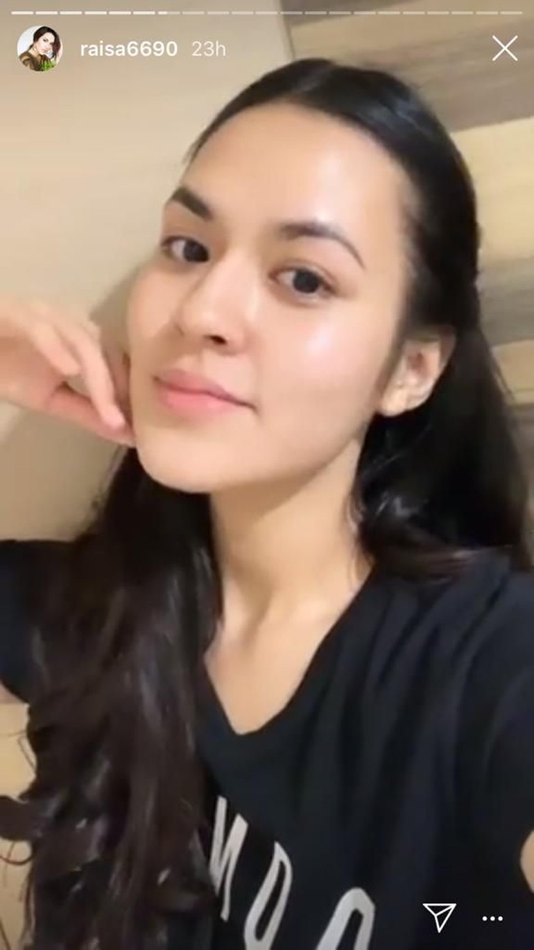 Kini makin percaya diri dengan makeup cetar, ini 11 potret Raisa Andriana saat tampil bare face