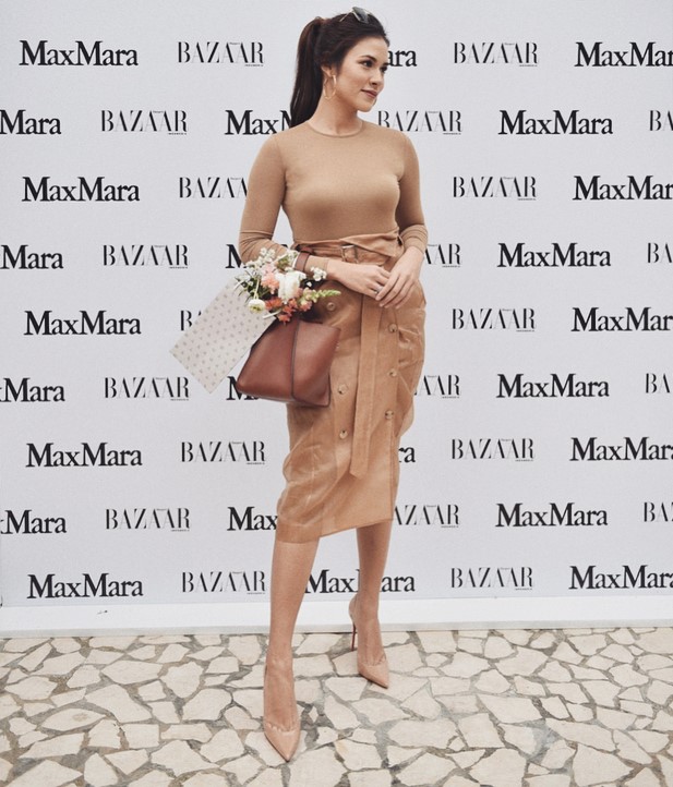 Gaya 10 penyanyi kenakan busana nude seperti warna kulit, penampilan Raisa paling curi perhatian