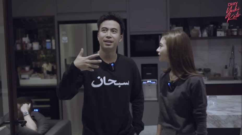 9 Potret rumah Vidi Aldiano ini meski di lahan sempit tapi kesannya lega, buka pintu langsung dapur