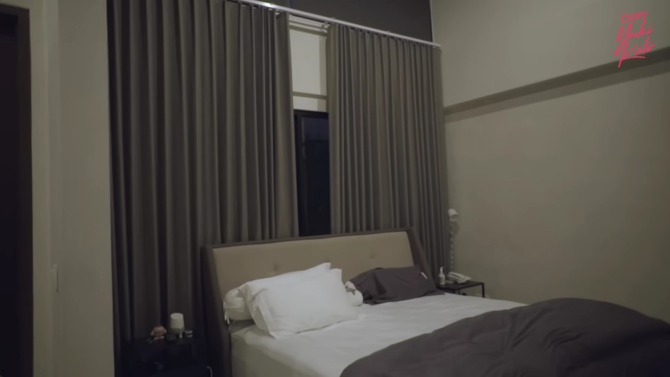 9 Potret rumah Vidi Aldiano ini meski di lahan sempit tapi kesannya lega, buka pintu langsung dapur