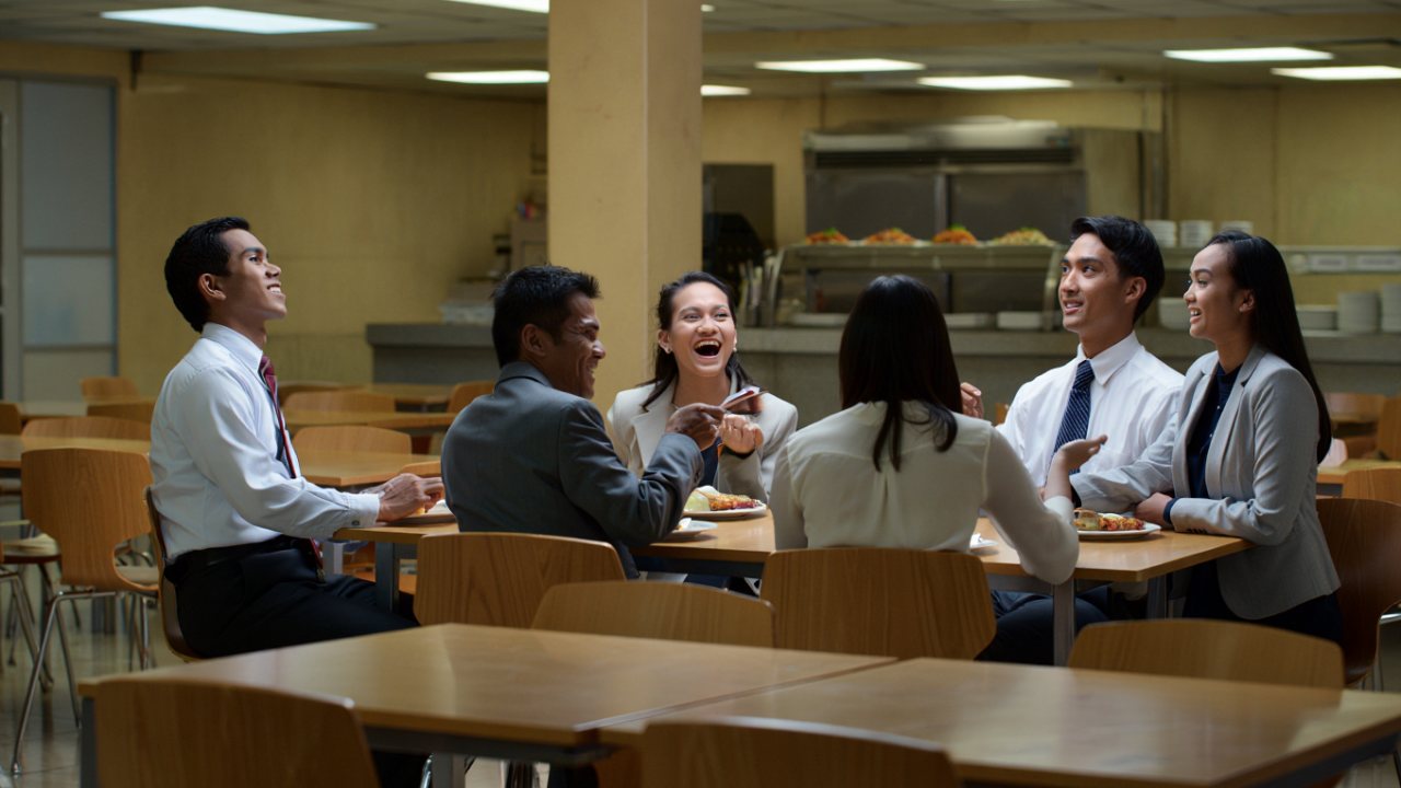 100 Kata-kata bijak lucu ala karyawan kantoran yang bikin ngakak tapi bermakna