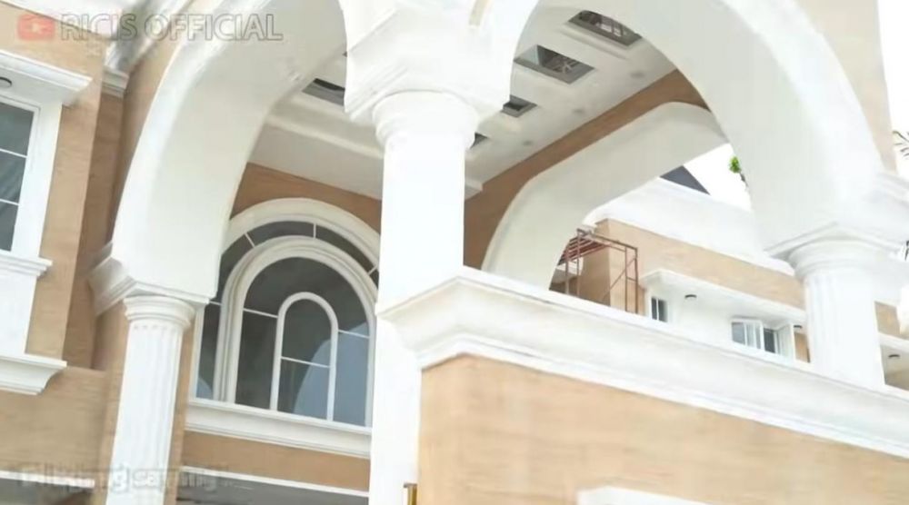 9 Potret rumah baru Ria Ricis ini hampir jadi, siap terima sponsor untuk lengkapi furnitur