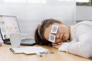 Mengenal fenomena lazy girl job, tren kerja santai ala Gen Z