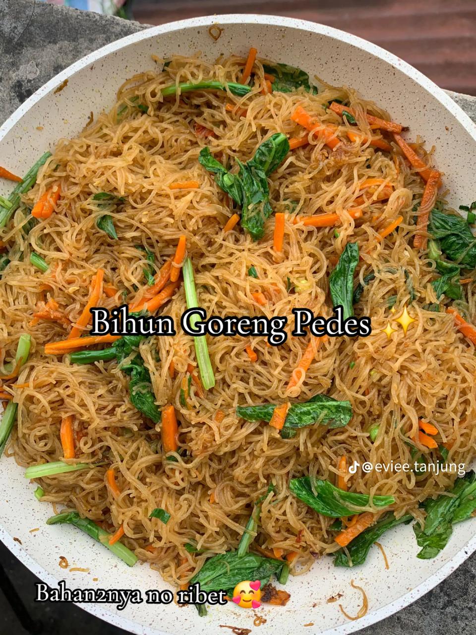 5 Resep bihun goreng spesial ala rumahan, pas untuk sarapan sampai makan malam