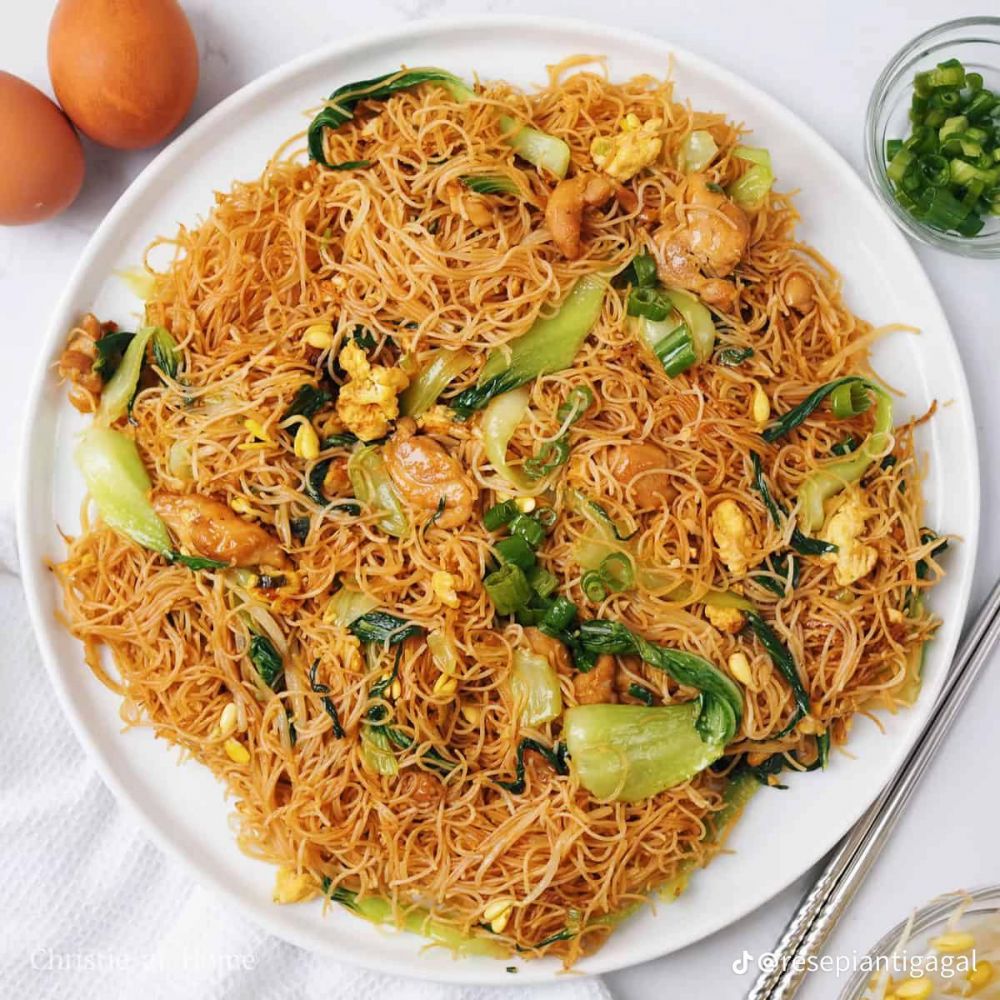 5 Resep bihun goreng spesial ala rumahan, pas untuk sarapan sampai makan malam
