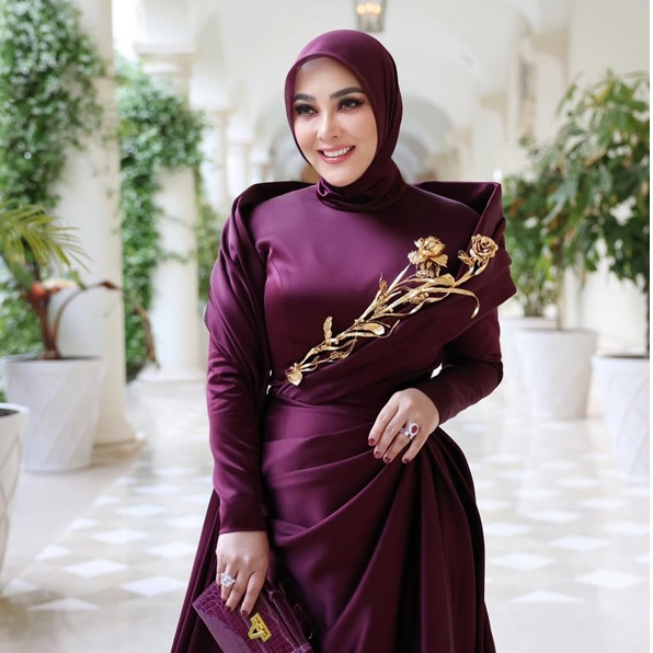 Deretan artis yang pernah menerima gelar kehormatan Keraton Solo, Syahrini dapat gelar Kanjeng Mas Ayu