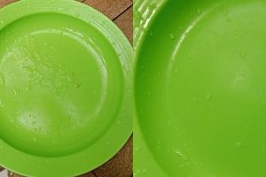 Noda minyak bikin piring plastik jadi licin? Cuma butuh 3 langkah untuk membersihkannya tanpa sabun