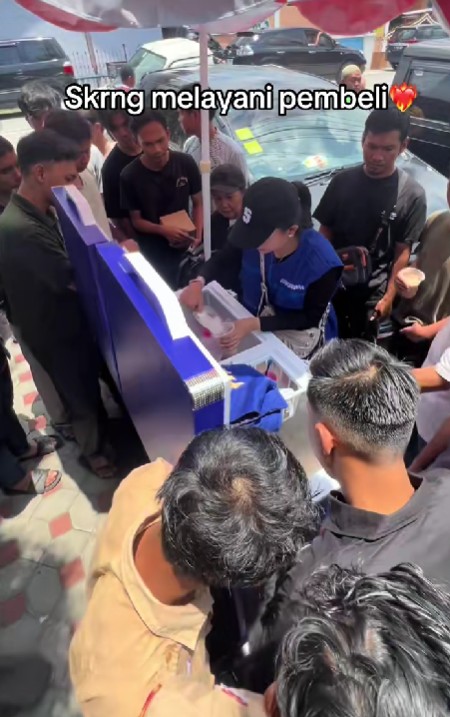 8 Tahun jadi pramugari, wanita pilih resign karena ingin jalani ridho suami, kini jual kopi keliling