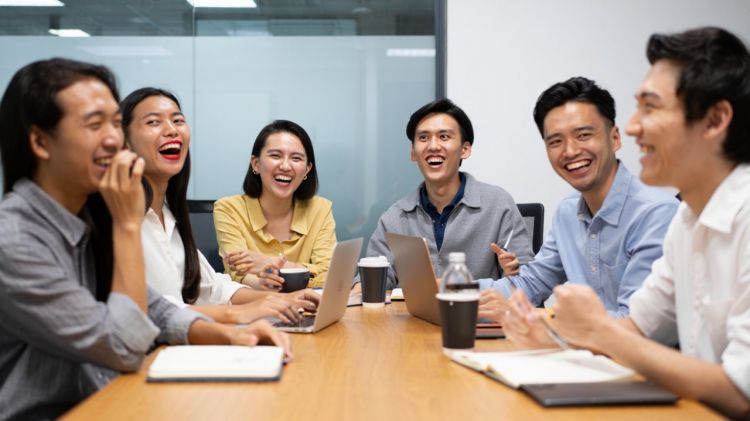 100 Tebak-tebakan kocak ala karyawan kantoran, bisa jadi obat stres di tengah deadline numpuk