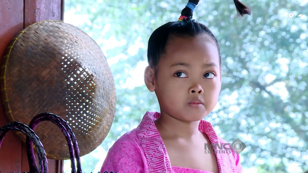 Nasib Misca Mancung bantu ibu berjualan &copy; 2025 brilio.net