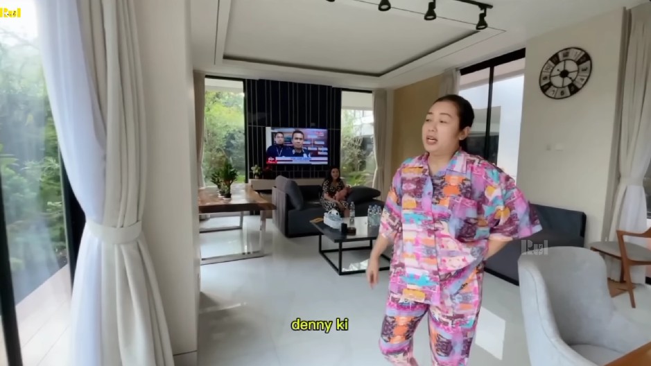 9 Potret rumah mewahnya Denny Caknan ditaksir Rp15 M, suasananya asri dengan aviary mini