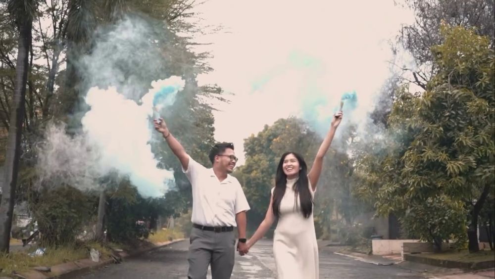 9 Potret Ochi Rosdiana gelar gender reveal sederhana, siap sambut anak pertama laki-laki
