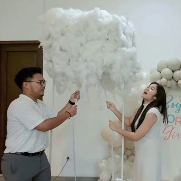 9 Potret Ochi Rosdiana gelar gender reveal sederhana, siap sambut anak pertama laki-laki
