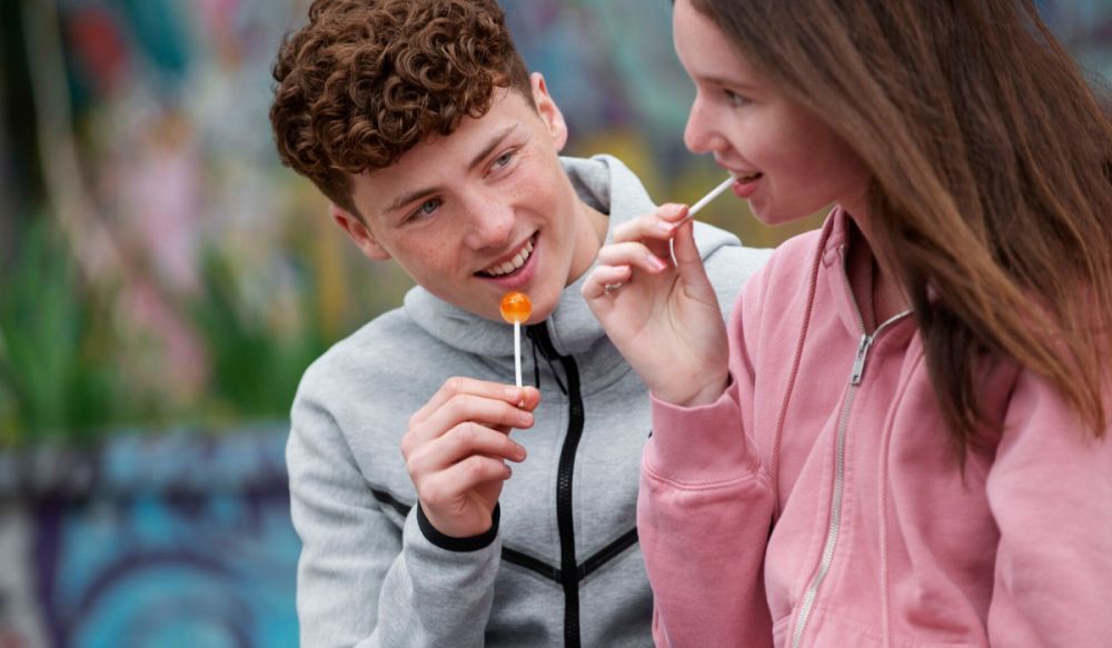 100 Kata-kata lucu Gen Z soal cinta terbaik 2025, receh, satir, tapi bikin senyum sendiri