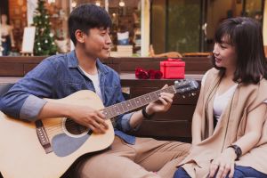 100 Kata-kata lucu Gen Z soal cinta terbaik 2025, receh, satir, tapi bikin senyum sendiri