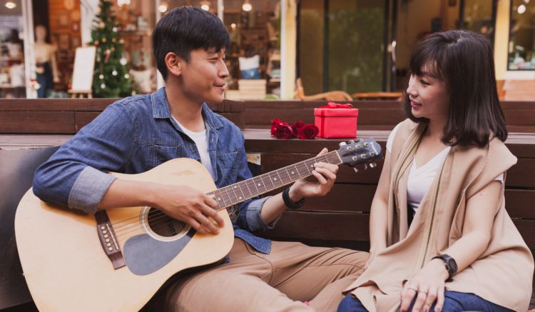 100 Kata-kata lucu Gen Z soal cinta terbaik 2025, receh, satir, tapi bikin senyum sendiri