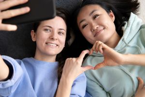 Mengenal perbedaan self-love dan self-obsessed, tren yang hits di kalangan Gen Z