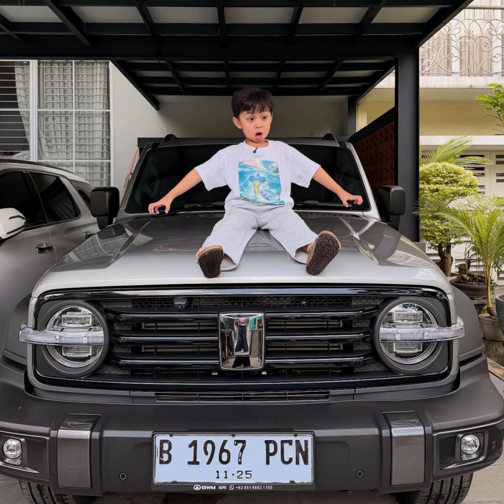 Makin ngehits usai heboh perselingkuhan, kini kian cuan, Ira Nandha beri mobil untuk anak, 9 potretnya