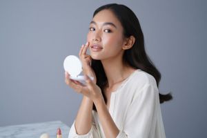 Nggak perlu ribet layering, ini 5 rekomendasi produk makeup yang sudah mengandung SPF tinggi