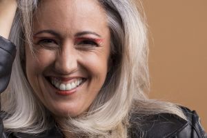 Wajib coba! Atasi rambut cepat beruban pakai 1 produk olahan susu, tak perlu semir ke salon