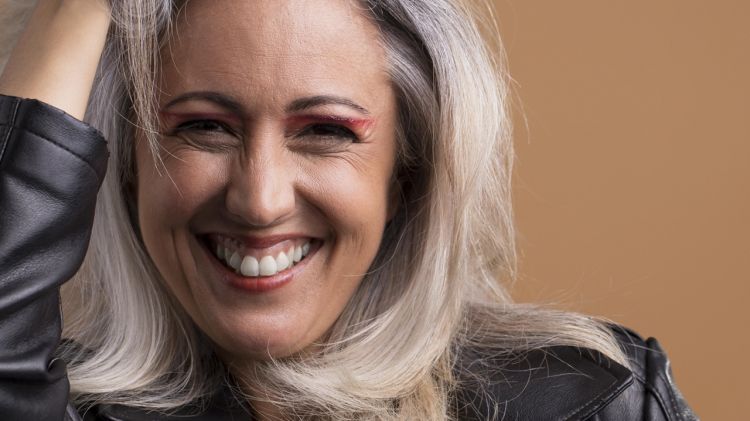 Wajib coba! Atasi rambut cepat beruban pakai 1 produk olahan susu, tak perlu semir ke salon