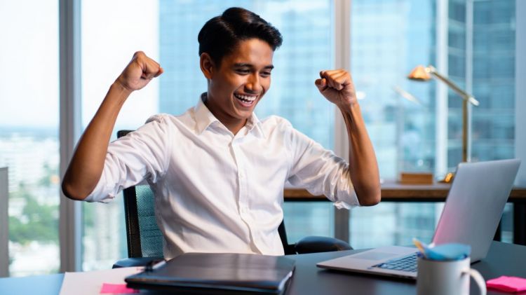 100 Kata-kata afirmasi semangat kerja untuk diri sendiri, dorong motivasi dan fokus kerja