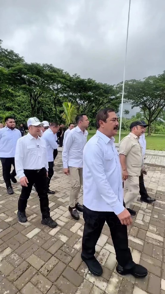 9 Potret Raffi Ahmad ajak Irfan Hakim kunjungan kerja ke Nusakambangan, tunjukkan sisi lain dari lapas