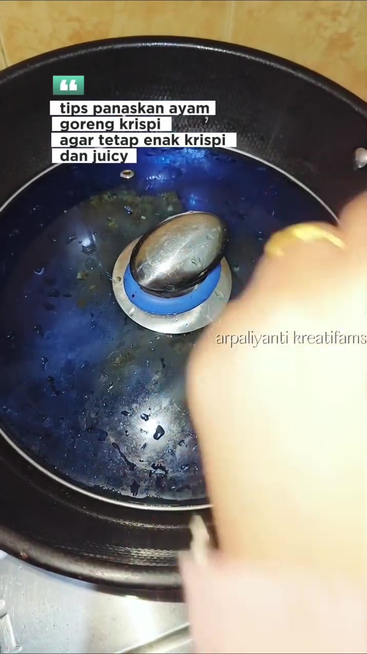 Tak banyak yang tahu! Ternyata es batu bisa bikin gorengan lebih krispi tanpa digoreng, begini caranya