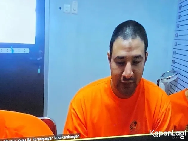 7 Potret Ammar Zoni jalani persidangan kasus narkoba di Nusakambangan, kini rambutnya plontos