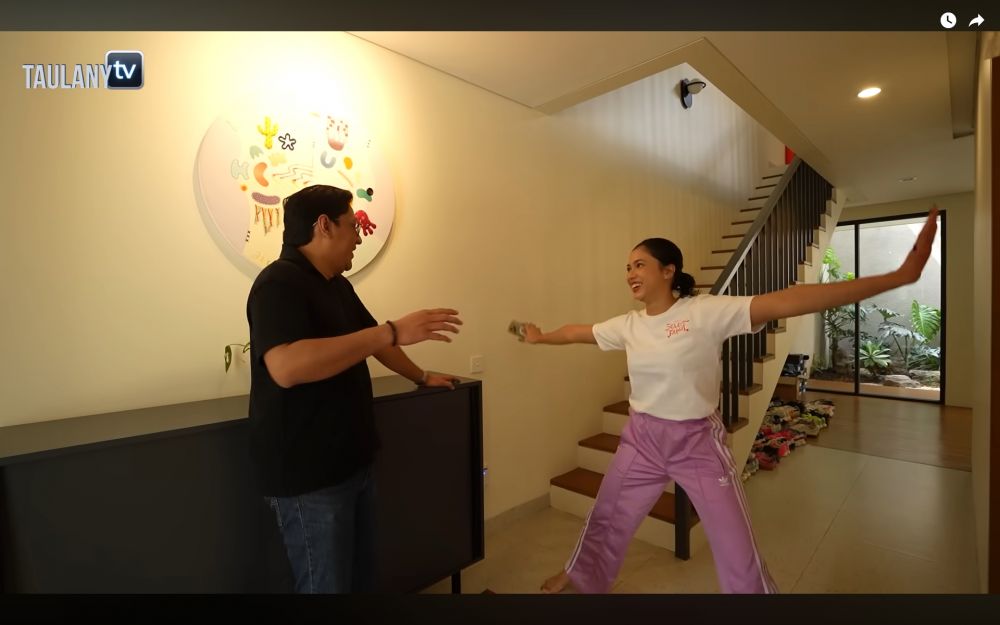 Atlet taekwondo jadi seleb sukses kini punya hunian di townhouse, intip 9 potret rumah Aghniny Haque