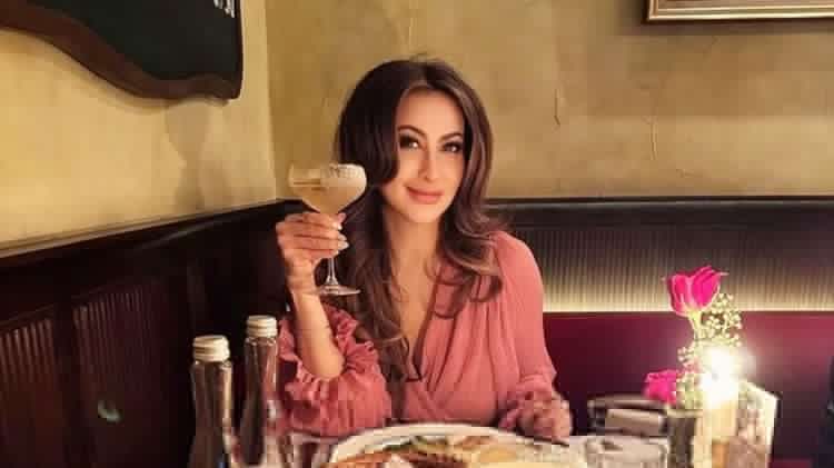 Awet muda bak vampir diusia 51 tahun, lakukan 7 cara ini kalau kamu ingin secantik Diana Pungky