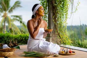 Resep serum wajah alami dari lidah buaya dan vitamin e, bikin kulit glowing tanpa skincare mahal