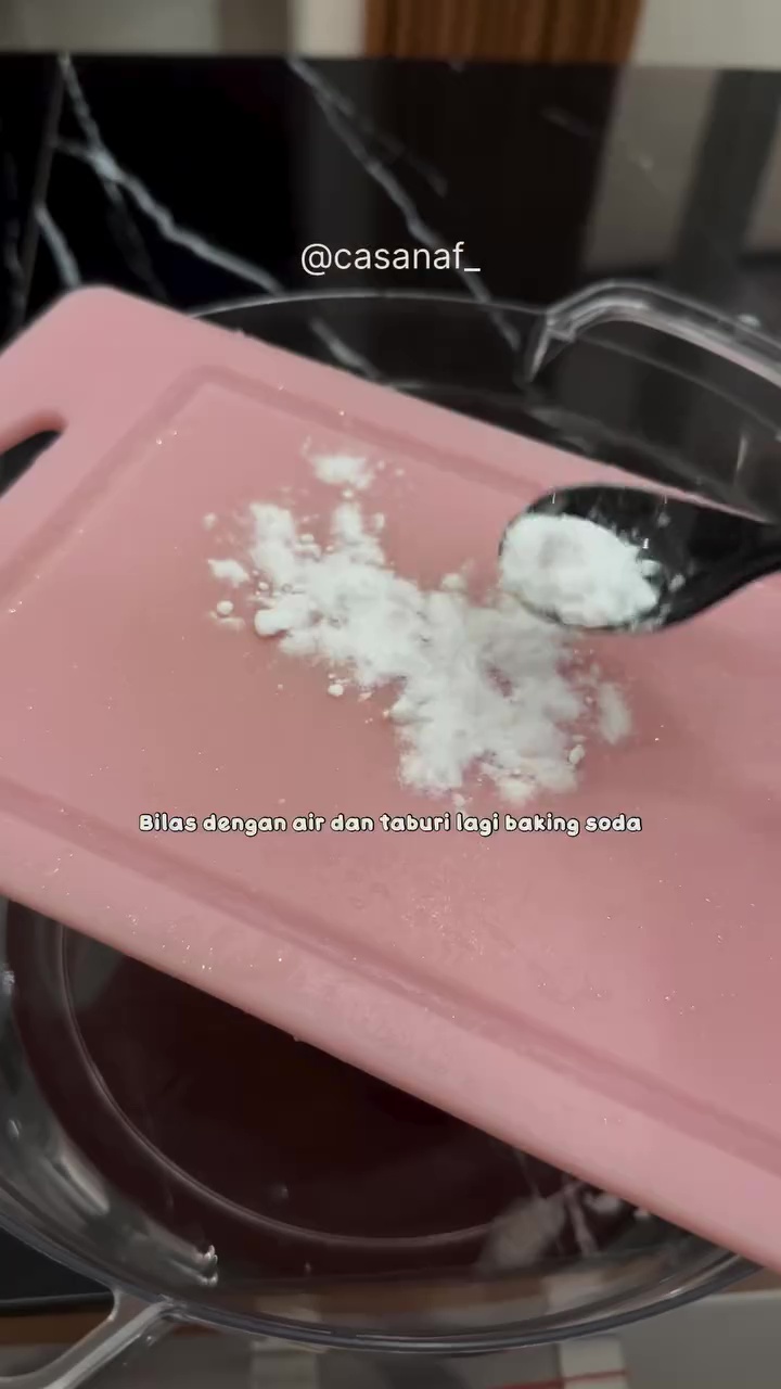 Bisa jadi sarang bakteri, ini cara deep cleaning talenan plastik biar steril dan kinclong lagi 