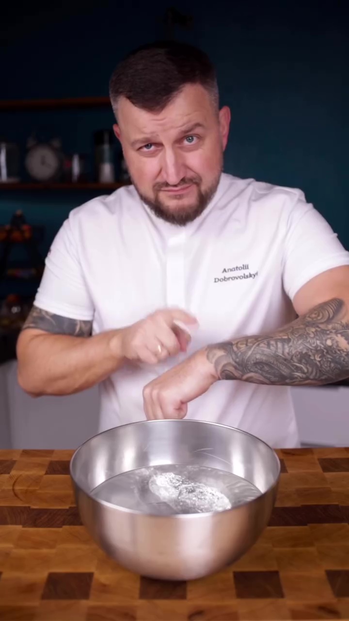 Bukan diperam berhari-hari, chef ini bagikan cara cepat mematangkan alpukat dalam 10 menit