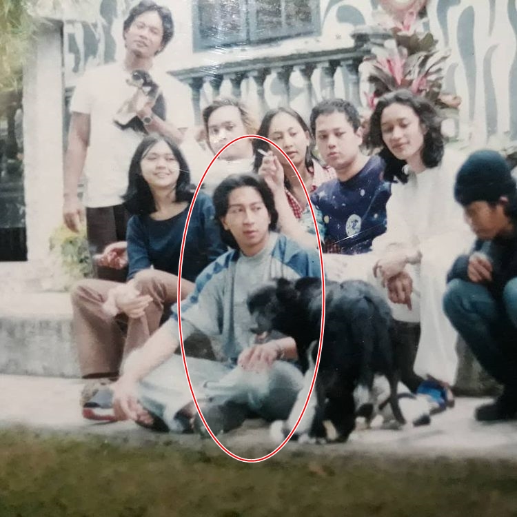 Jadi penyanyi rock hingga pedangdut, begini gantengnya masa muda ayah 11 seleb