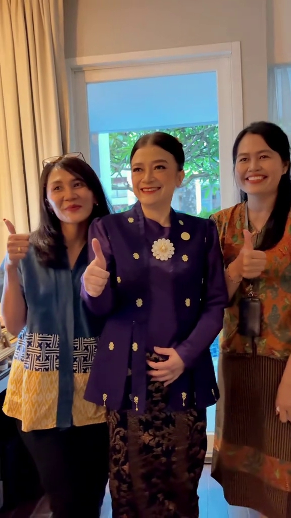 Kerap tampil natural pakai riasan tipis, ini 9 potret Ida Yulidina di-makeup aura modelnya memancar