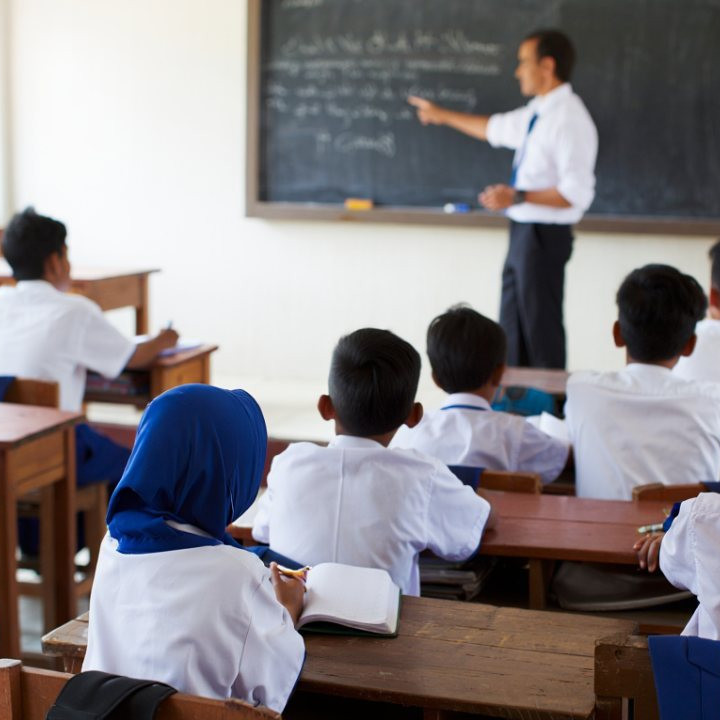 50 Contoh kalimat majas berdasarkan jenisnya, metafora, simile, personifikasi dan lainnya