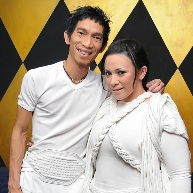 30 Tahun menikah tetap romantis, intip 11 potret mesra Melly Goeslaw dan Anto Hoed dari masa ke masa