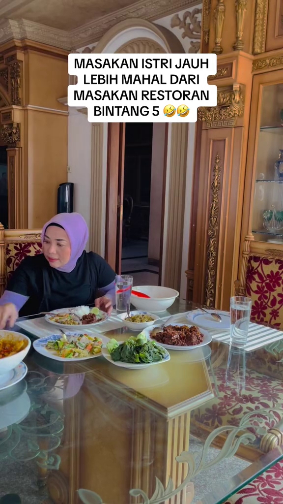 Rumahnya akan dijual Rp100 M, intip 9 potret dapur bersih Muzdalifah didesain klasik dan minim perabot