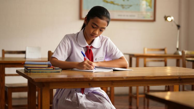 150 Contoh kalimat majemuk setara berdasarkan jenisnya, lengkap dengan penjelasan dan maknanya