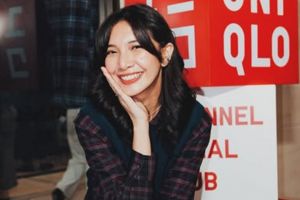 Rahasia wajah glowing Sheila Dara, 6 ritual malam sebelum tidur yang bikin awet muda